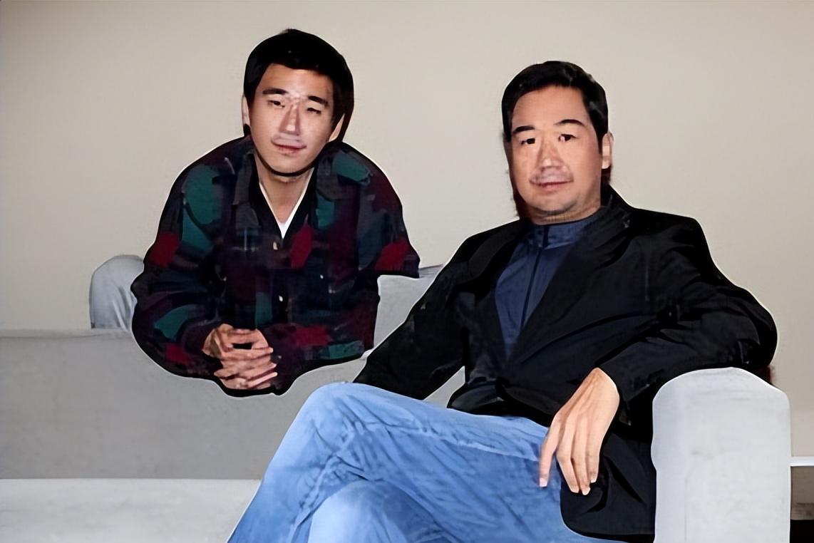 张国立儿子张默现状曝光,定居泰国开千万豪车,胡子拉碴显憔悴