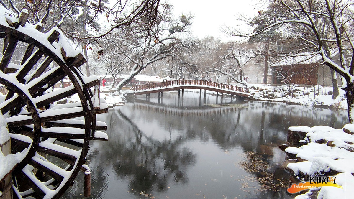 图片集丨入冬迎初雪 避暑山庄雪景上新啦