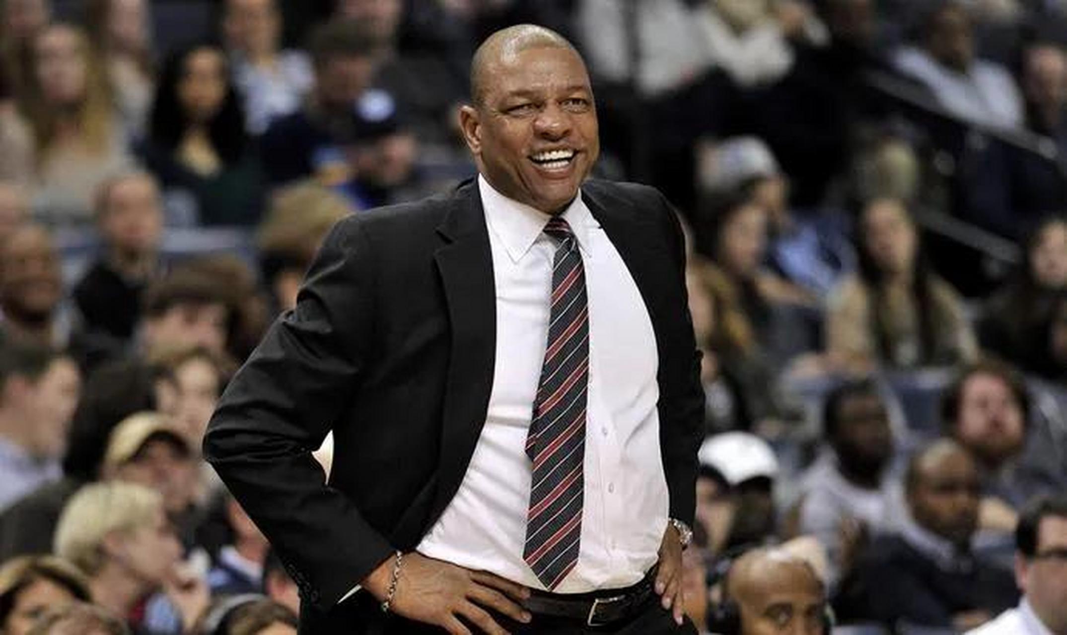 今天76人队主帅道格-里弗斯在接受媒体采访时,聊到了太阳队前主帅蒙蒂