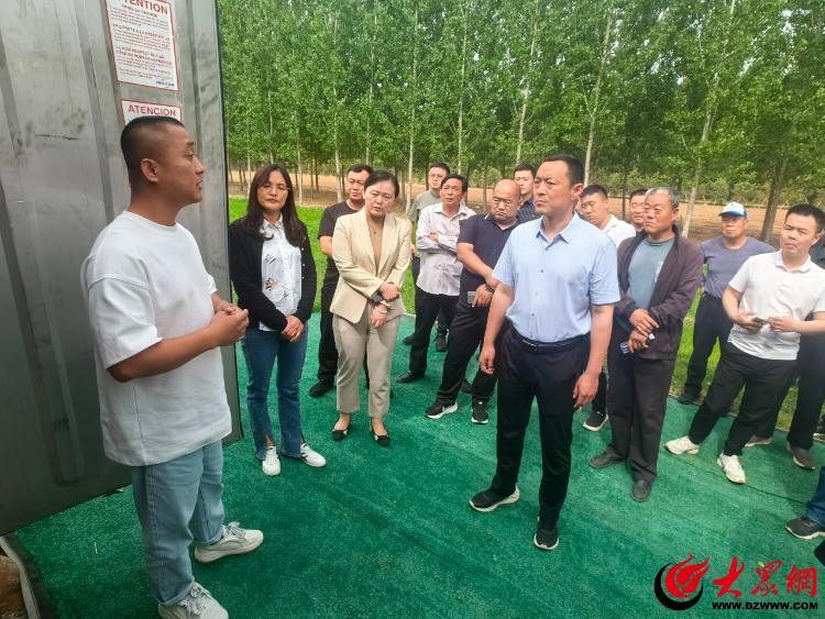 潍坊诸城市辛兴镇人大代表赴兄弟镇街观摩学习