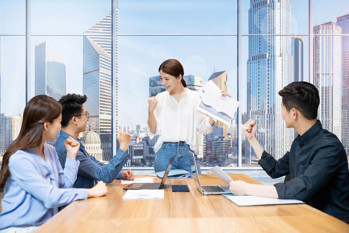 职场白领,4个午餐坏习惯最易诱发胃病