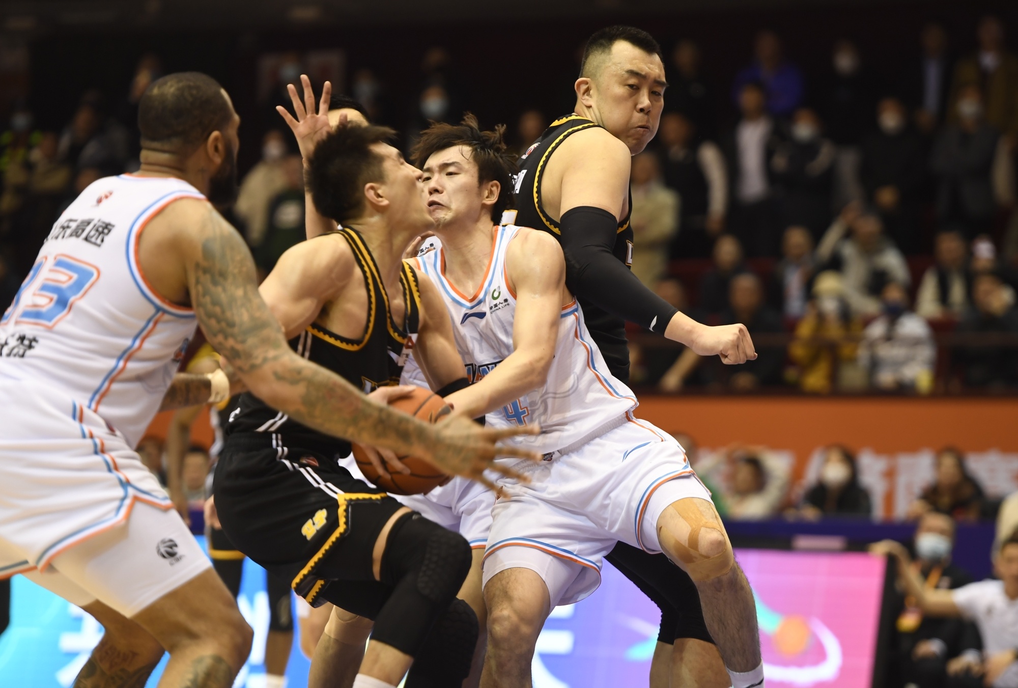 组图丨cba联赛山东高速艰难战胜辽宁