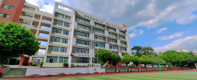 重庆市工艺美术学校:艺术教育的先锋与特色