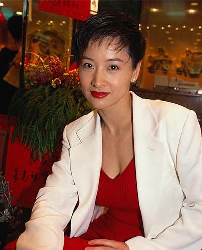 马景涛为她轻生,她却被原配打到无法生育,如今却无人敢娶