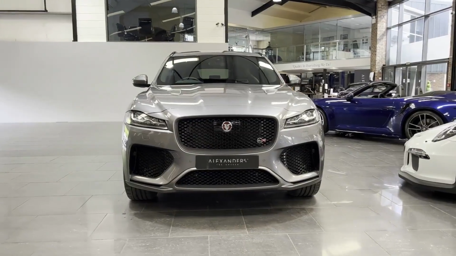 配557匹5.0升v8 8at 四驱,2023款捷豹f-pace svr亮相