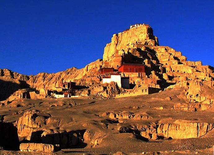 消失在历史迷雾中的文明之谜:探秘西藏高原的象雄古国