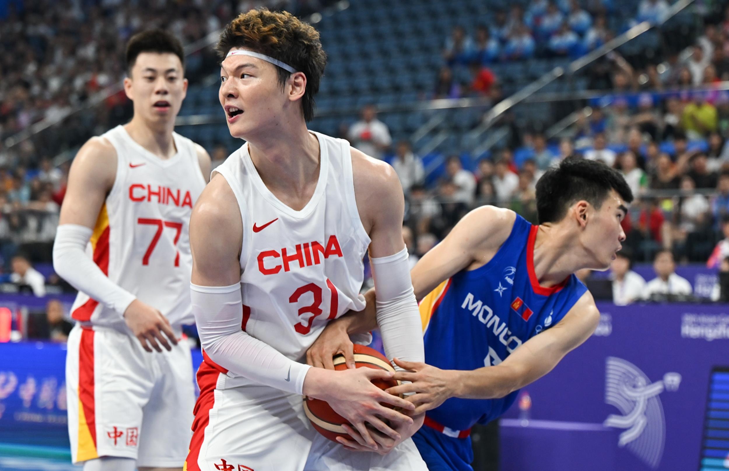 张镇麟狂揽20分11板 创个人纪录 中国男篮89-50惨胜蒙古