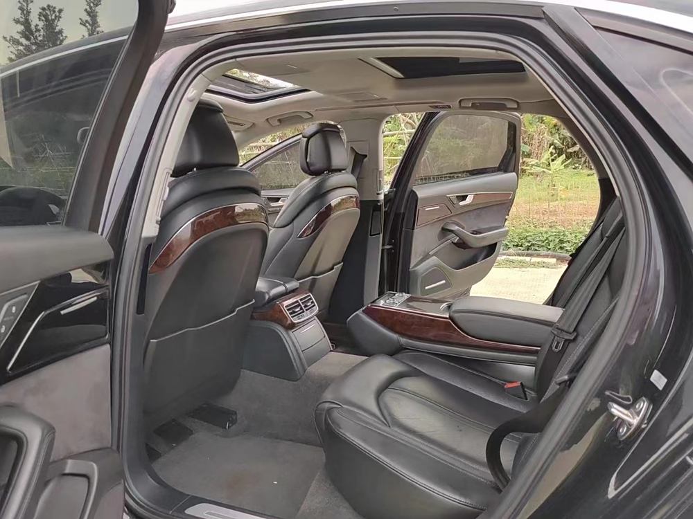 14年奥迪a8仅售11.8万,外观,内饰,性能,配置详解