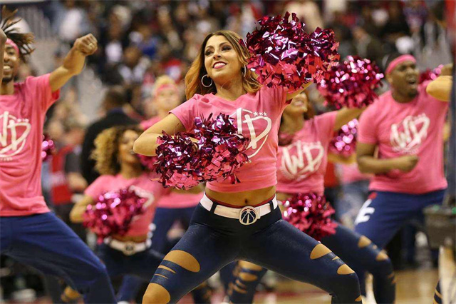 nba啦啦队的表演性感美丽,为什么球员都不正眼看她们的表演?