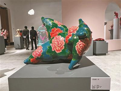 李金仙雕塑作品展举行