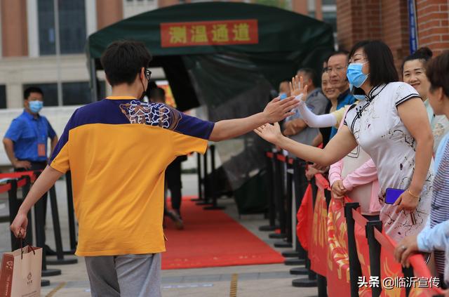 临沂:陪考大军少了,考生更淡定了