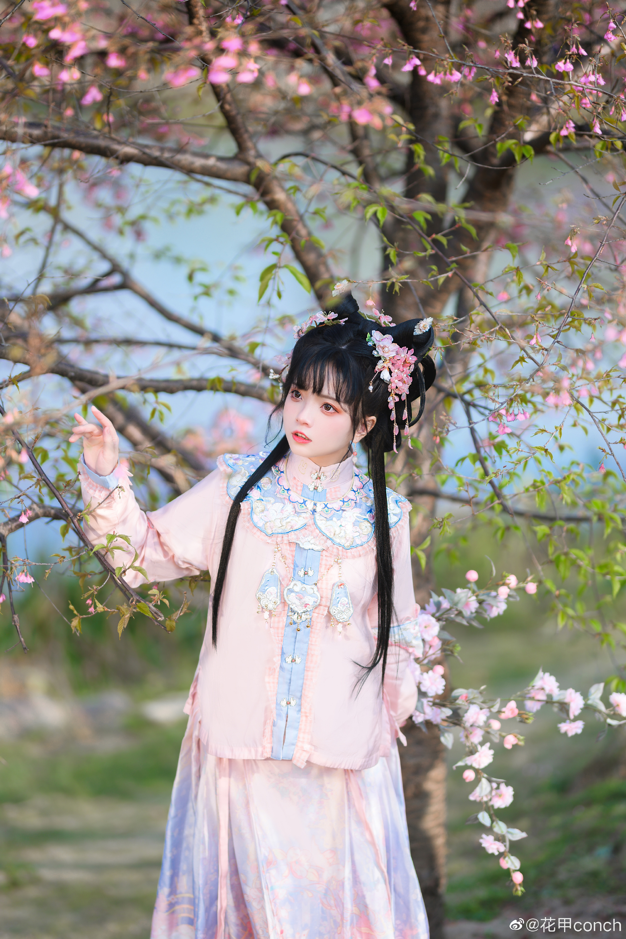 coser花甲conch_桃花汉服少女