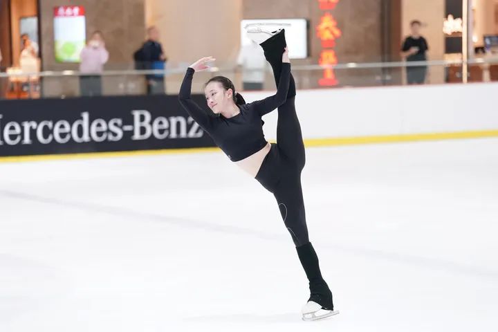 从小学到初中再到高中,花滑贯穿了王培嘉作为学生最重要的几年.