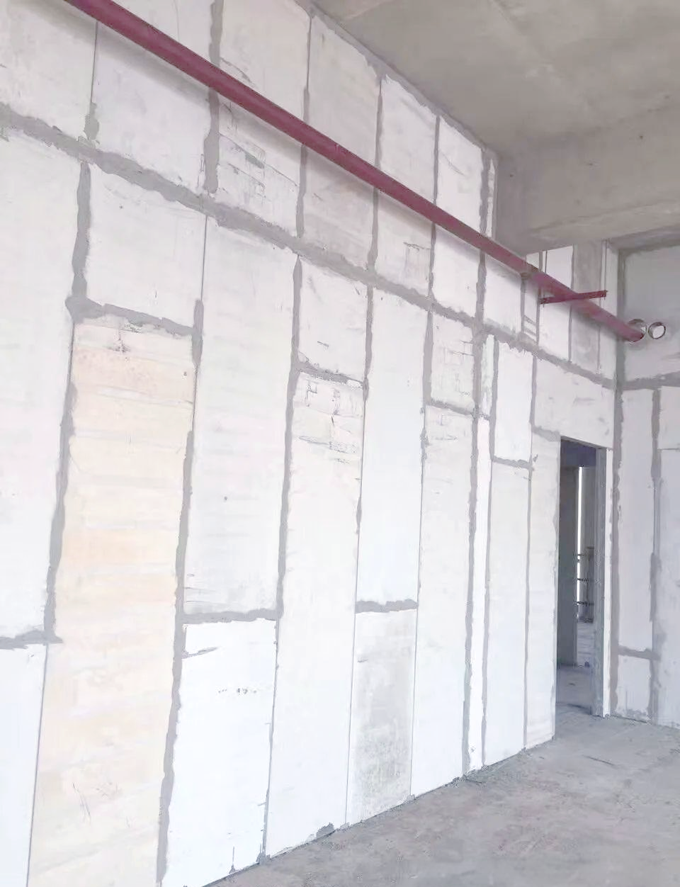 10公分轻质隔墙板的多功能应用