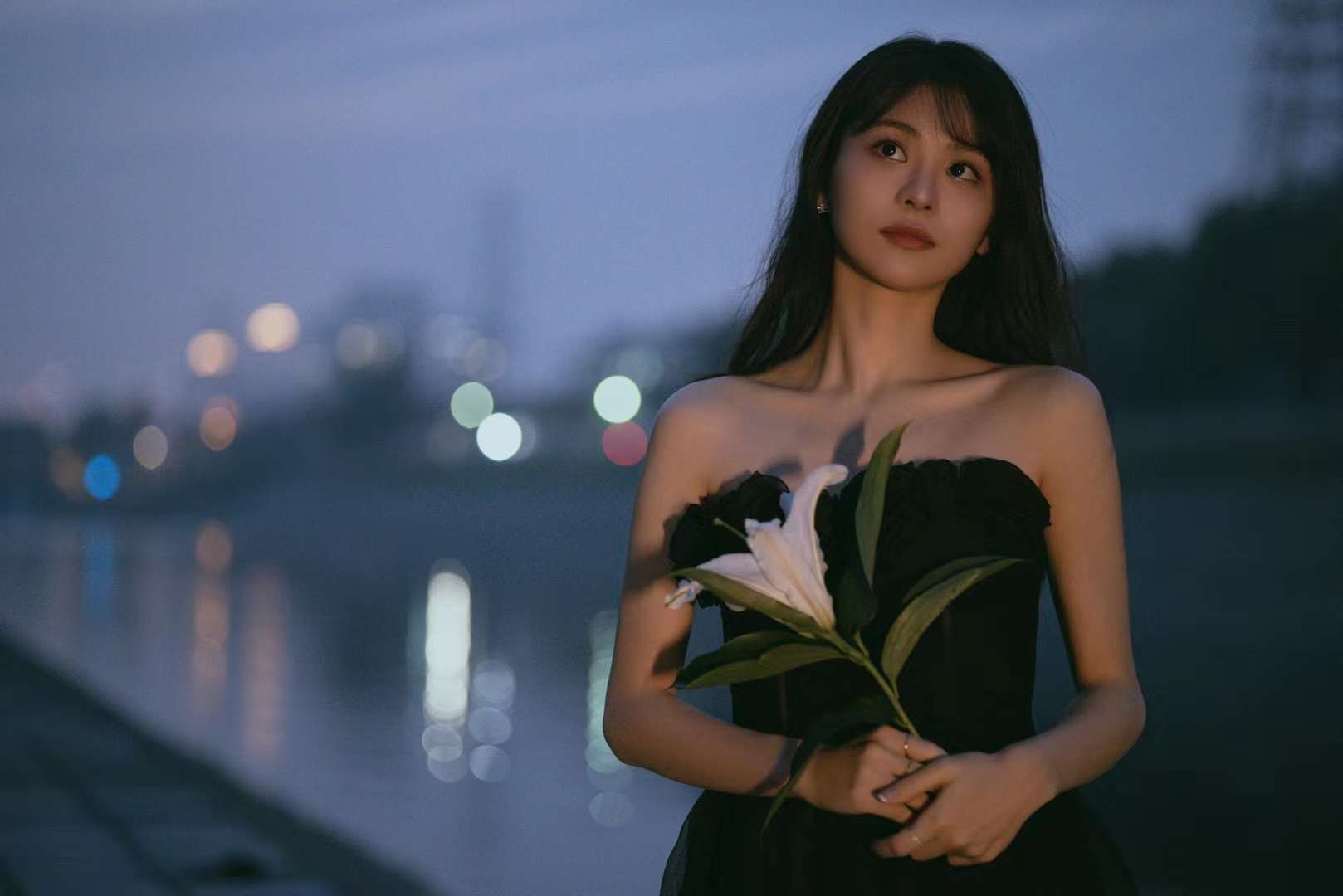 林子璐花漾湖畔写真 青春灵动