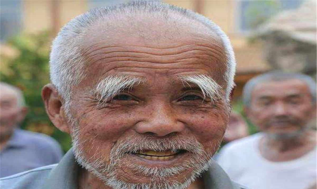 原创"眉上一根长,能抵万担粮"是什么意思?眉毛长就一定能长寿吗?