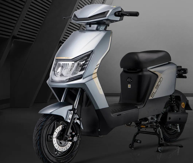 可人el300免驾照电动车来了,外观潮酷,免钥匙解锁,续航130公里