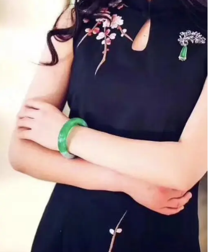 哪三种女人不适合戴翡翠?