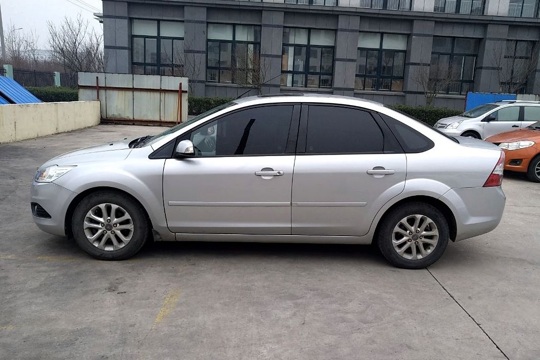 2009 款福克斯三厢自动挡参数是怎样的