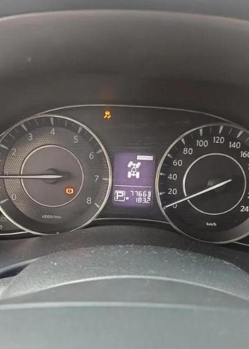 防侧滑系统的传感器接口松动或出现故障,需由专业维修人员检查并焦烫