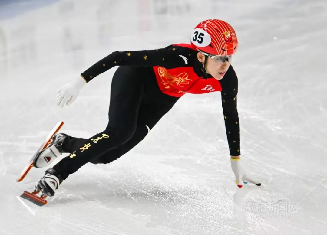 "十四冬"短道速滑比赛收官,黑龙江获女子接力金牌