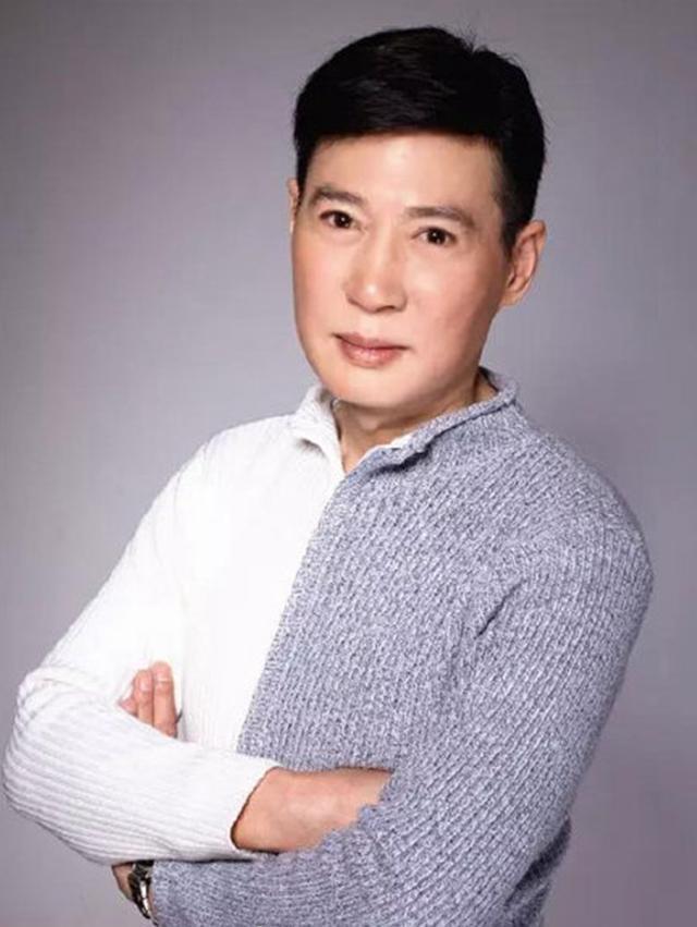 张景闳