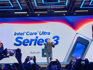 27小时x86续航王！Intel正式发布酷睿Ultra 300系列CPU：游戏性能提升77%