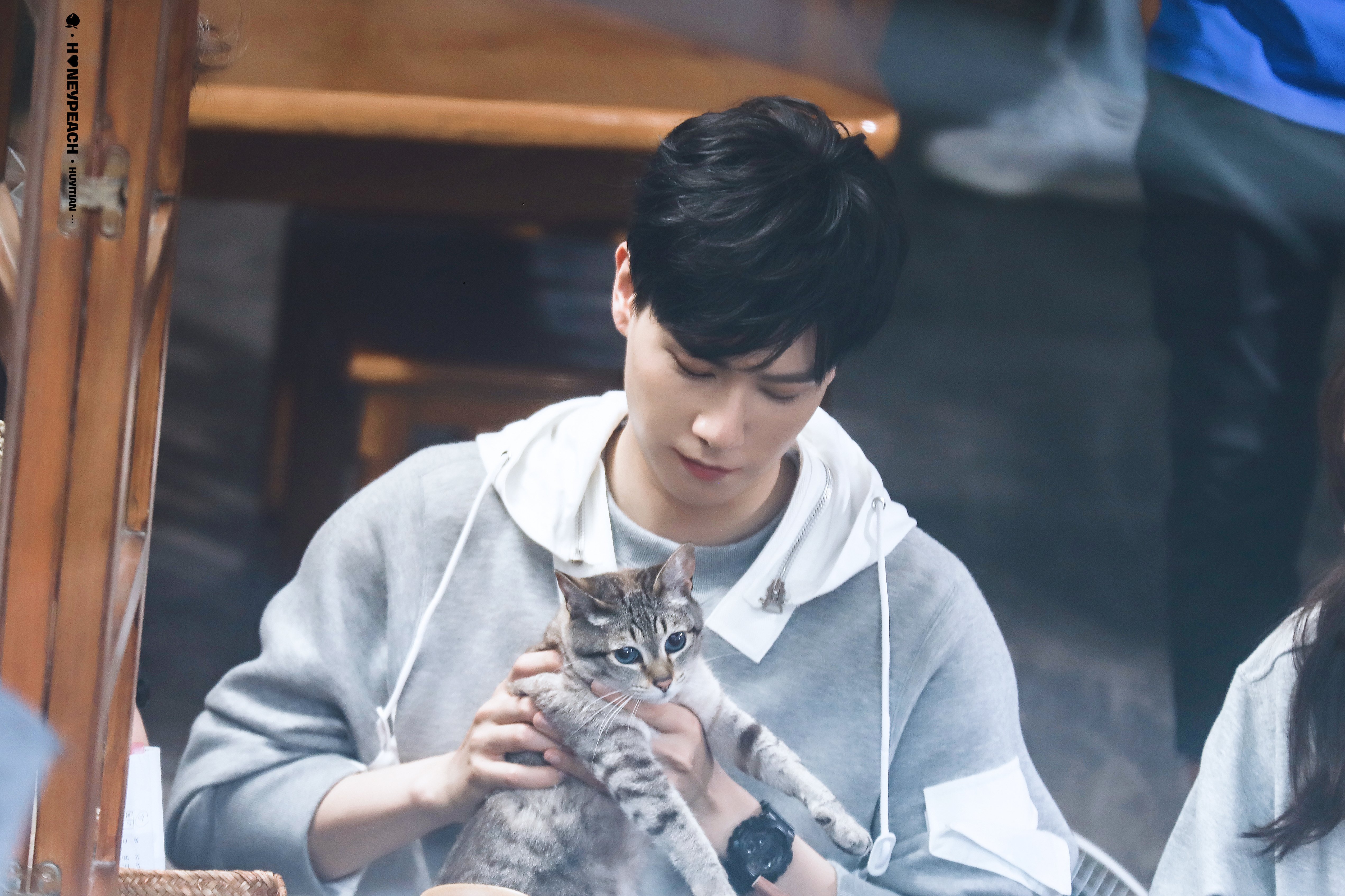 艾情吴白的情侣装小心机登上网络热搜了,发生啥了?