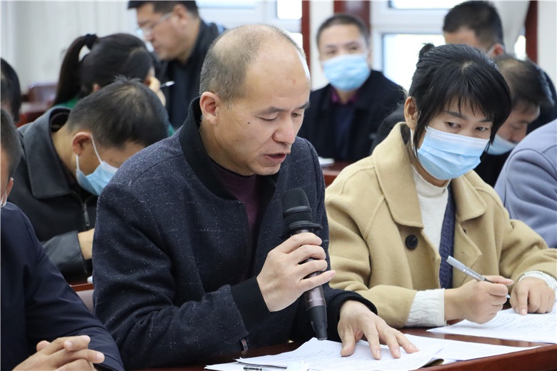 高台一中举办首届班主任论坛