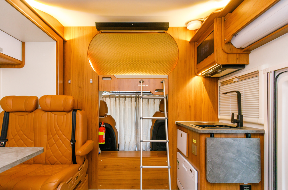 车小米房车在海宁潮露营 央视名嘴也在现场