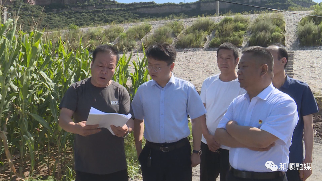 「时政动态」县人大常委会副主任梁建宏 政府副县长焦瑜到青城镇进行