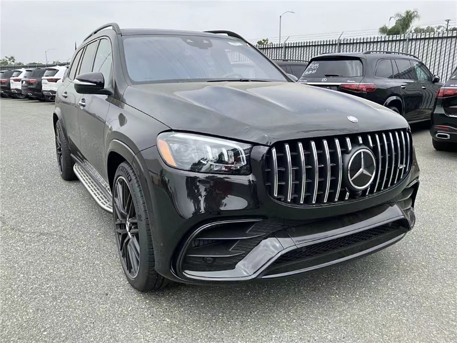 gls300奔驰新款2024款(奔驰e300新款2024款内饰)