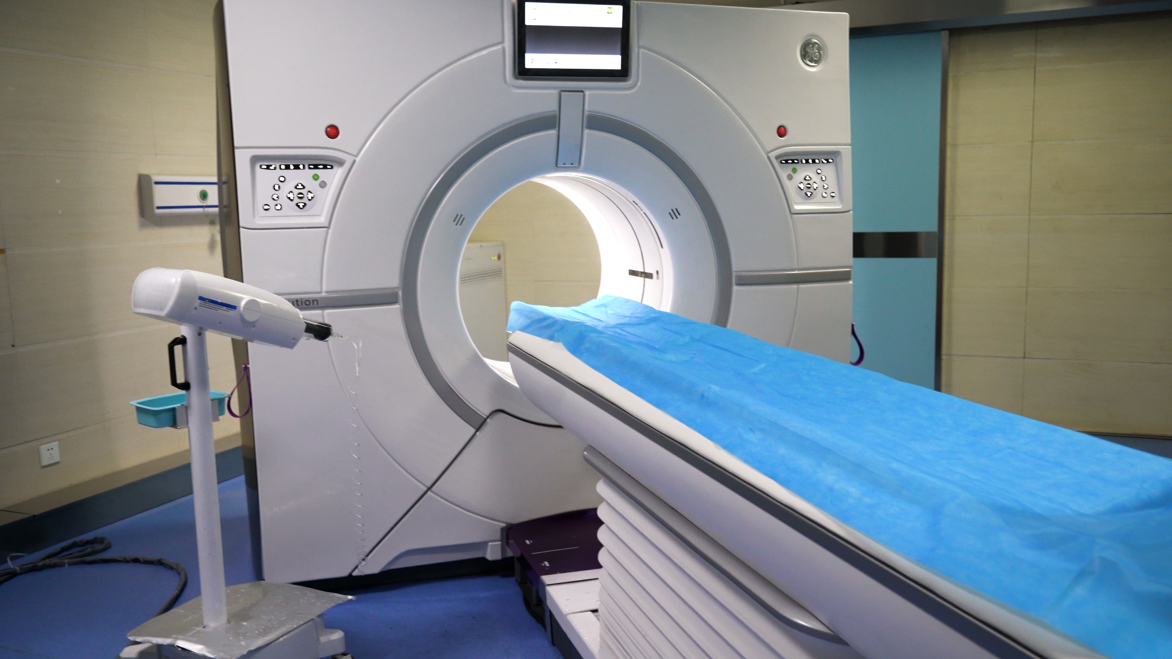 更精准!全市首台超高端ge256排512层ct落户郴州市第四人民医院