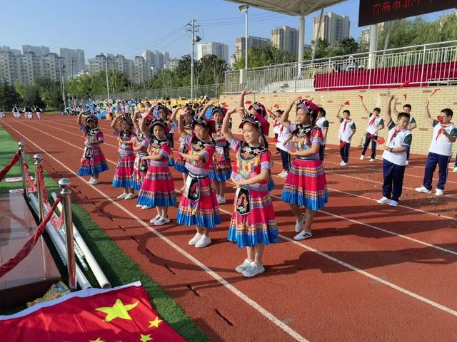 多彩民族 激情市北——青岛市北中学第二届文化节暨秋季田径运动会