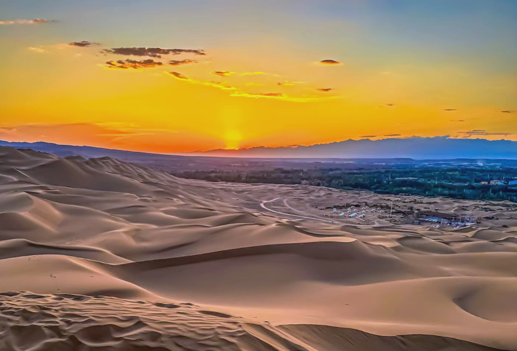 塔克拉玛干沙漠:中国最大沙漠的流动性与生态挑战