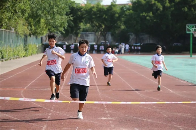 运动有光 一生常伴——平阳新纪元榕园学校举行第八届体育节主题运动