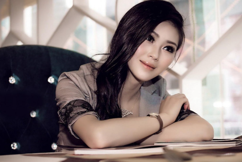 推荐3本都市小说,神秘高手龙潜花都,与冰山美女总裁签订婚约