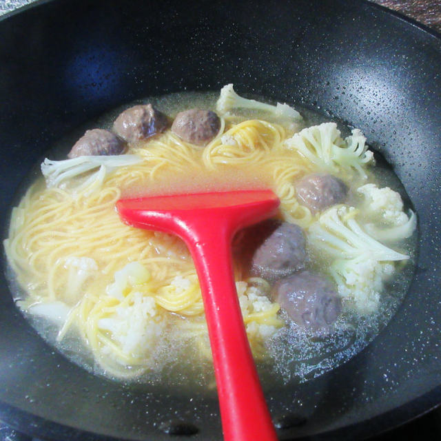 牛肉丸花菜玉米面条,健康美味,营养丰富