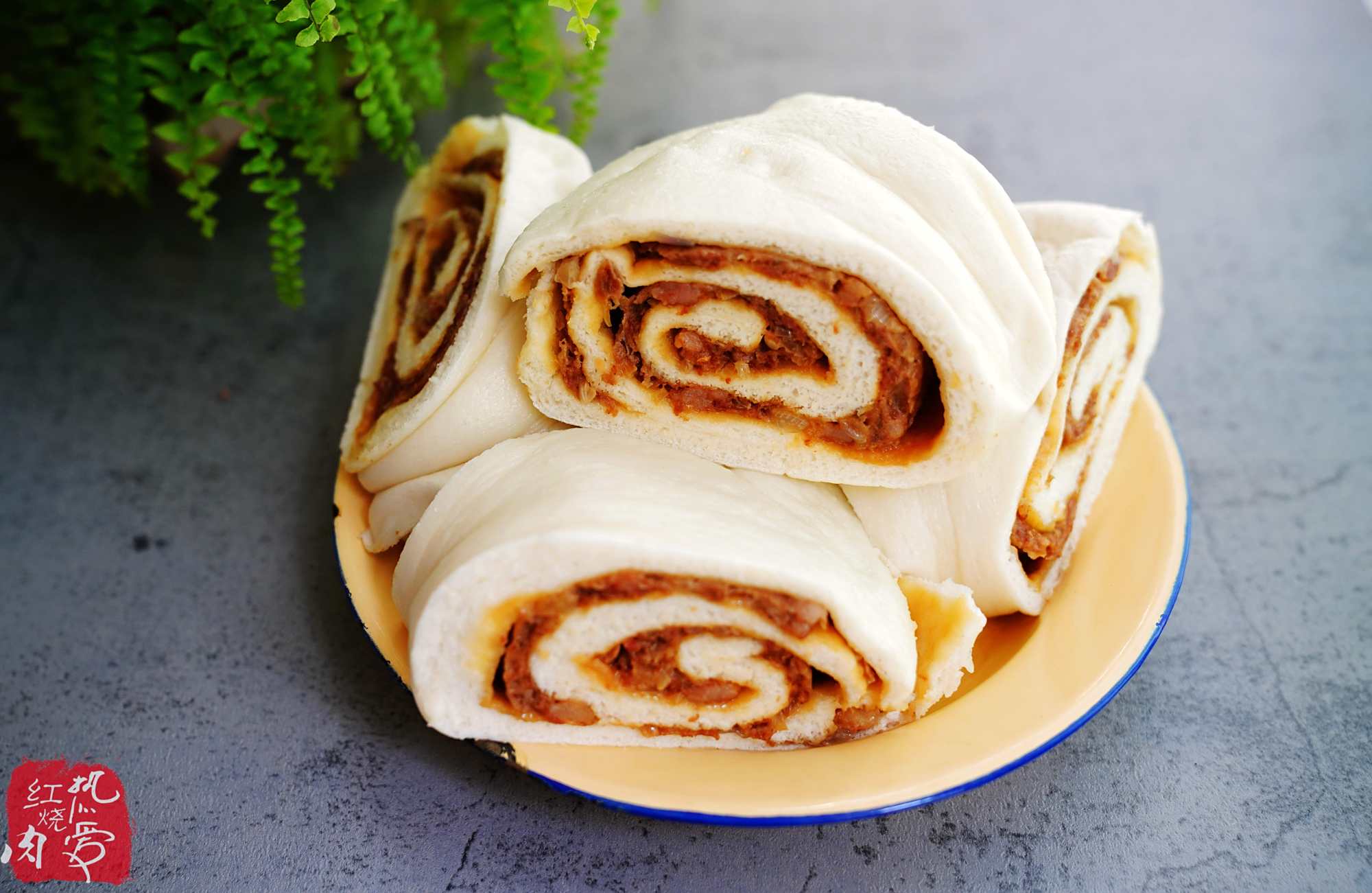 老北京大懒龙的做法,外皮暄腾内馅香,不用大葱改用它吃着更加香