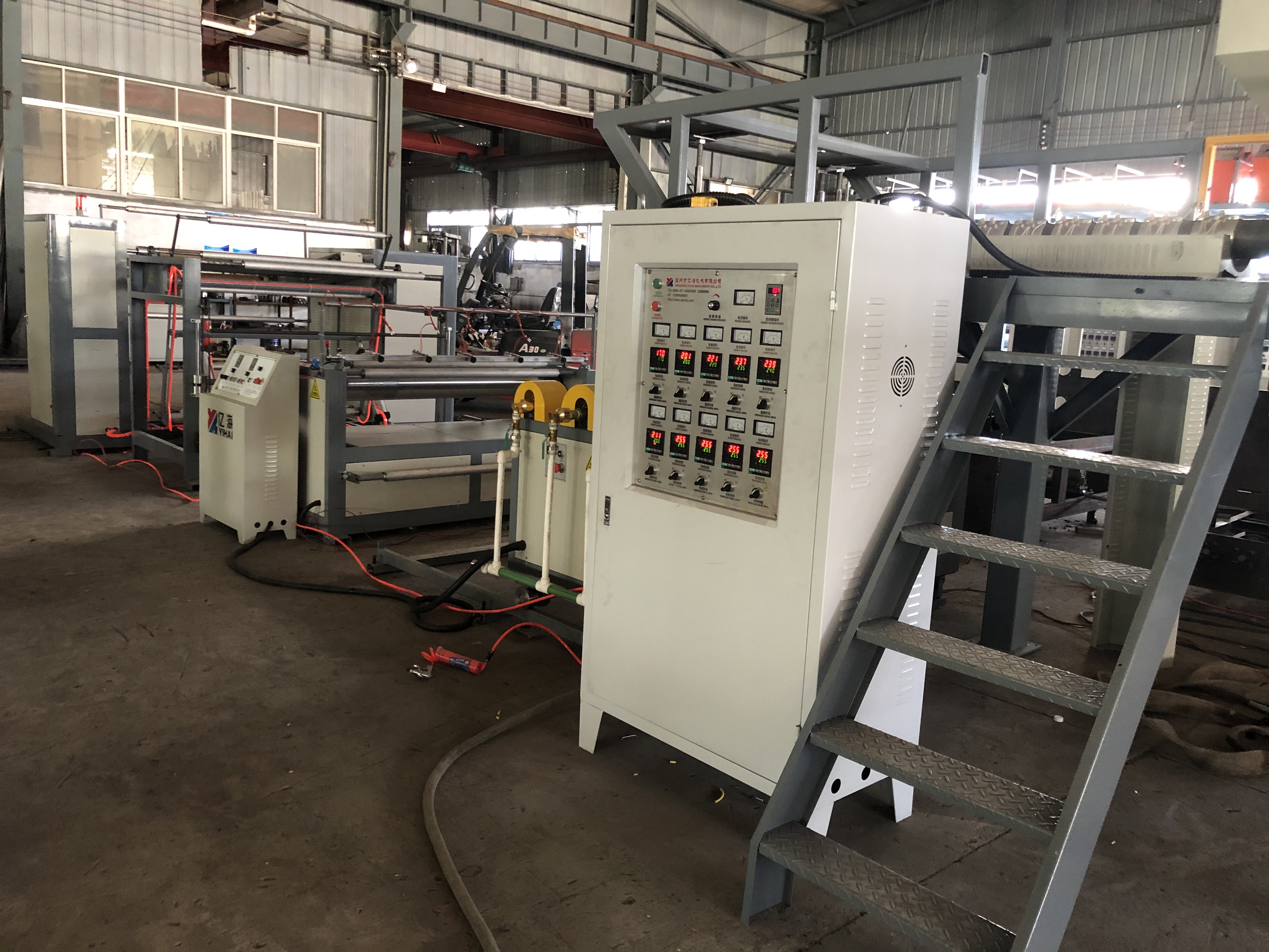 单螺杆-两层气泡膜机