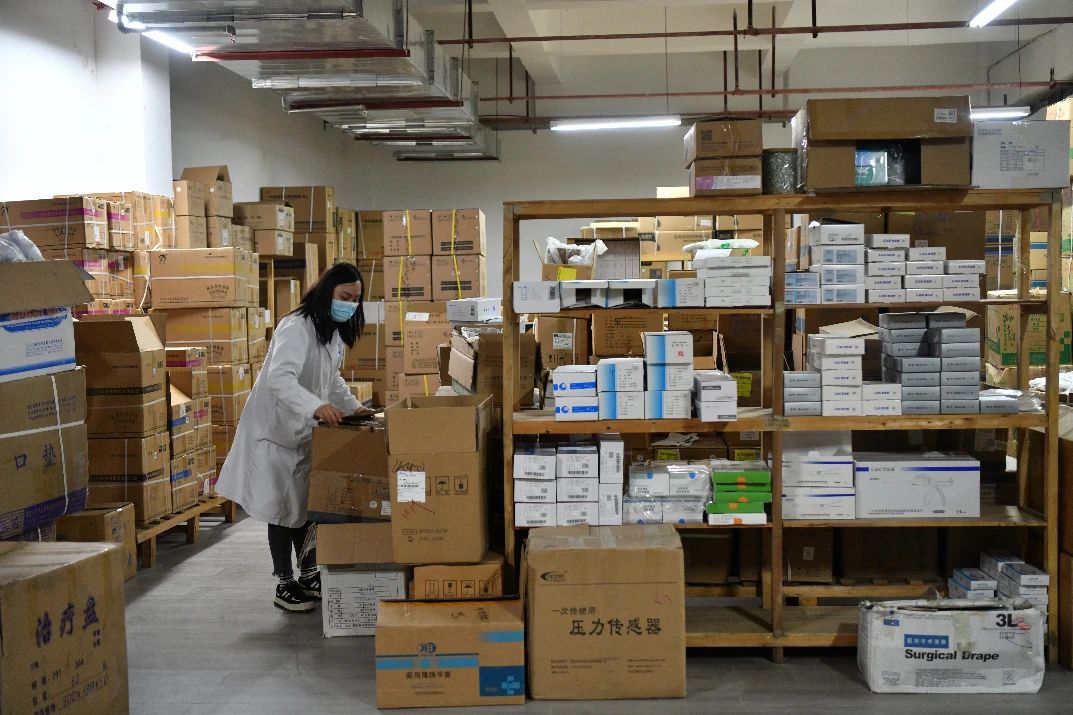 纳雍县人民医院整合资源守护新冠患者健康