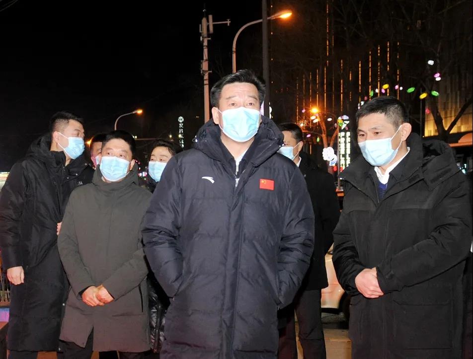 左毅带队检查朝阳区冰雕建设及亮化工程落实情况