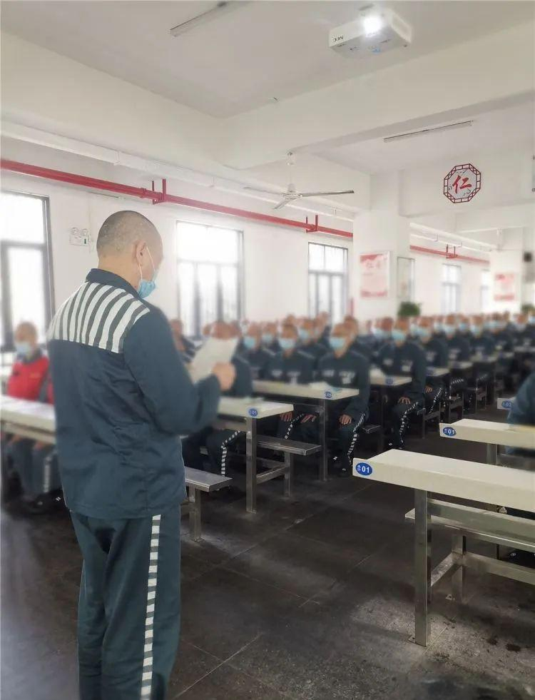 从六张打码图片看服刑人员在监狱的生活