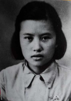 年轻时期的何忠仁,王丽华(中国台湾网发)