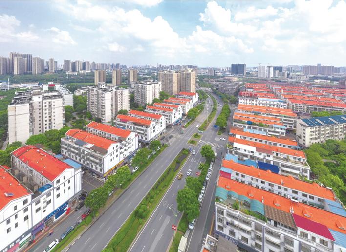 星沙汽配城"第五立面"改造完成后,橙色屋顶美观亮眼,为城市增添了一道