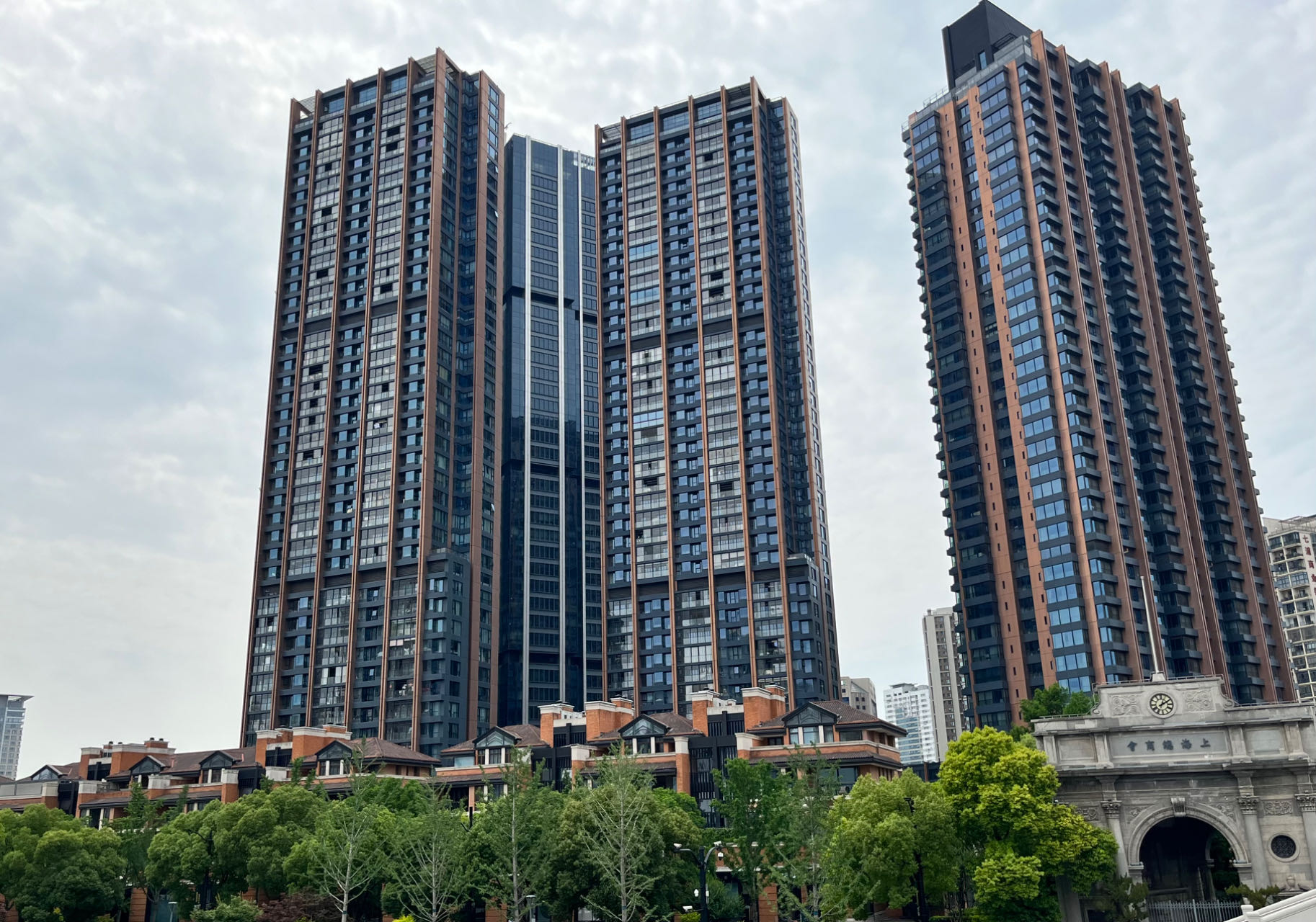 上海宝格丽酒店易主背后:华侨城卖资产偿债,交易成本高达3.6亿