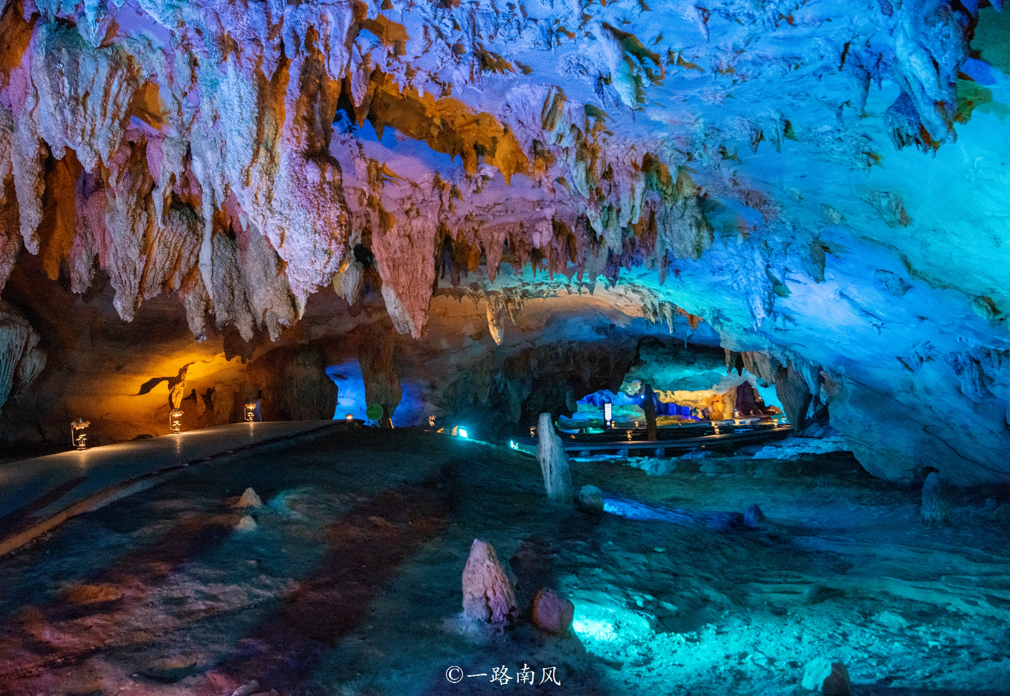 隐藏在广西百色的奇妙山洞,洞外冻成狗,洞内却温暖如春
