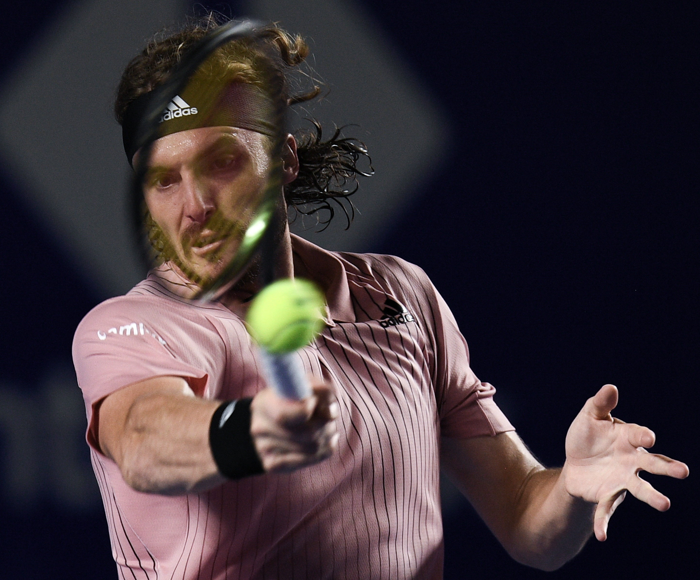 网球|墨西哥公开赛:齐齐帕斯晋级半决赛