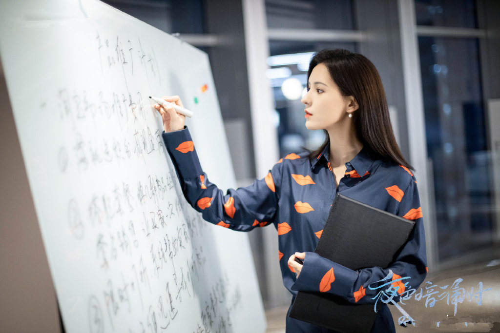 《夜色暗涌时》首播,张予曦刘学义主演,甜宠加爆笑,烂俗又好看