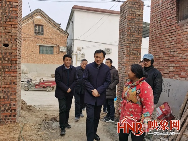 辉县市委书记刘军伟到峪河镇调研灾后重建和土地流转工作